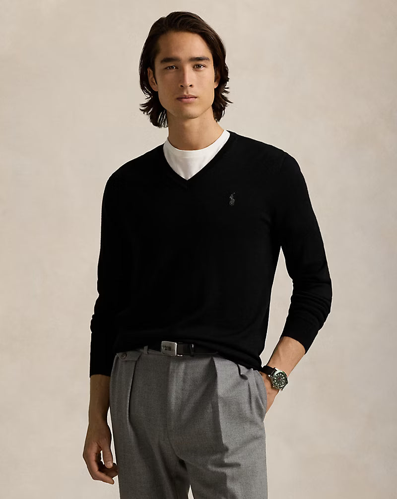 Jersey de lana lavable, corte ajustado y cuello en V