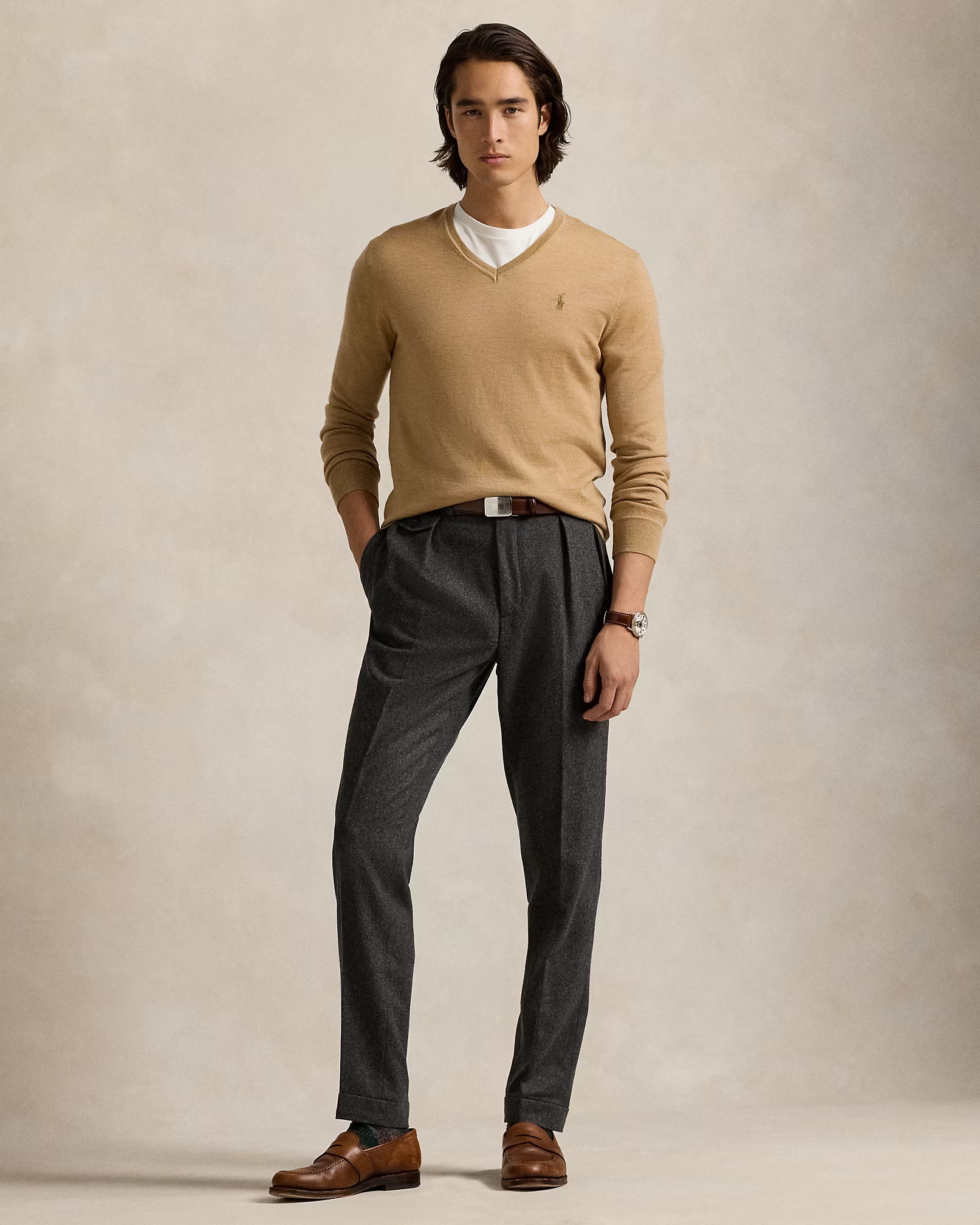Jersey de lana lavable, corte ajustado y cuello en V